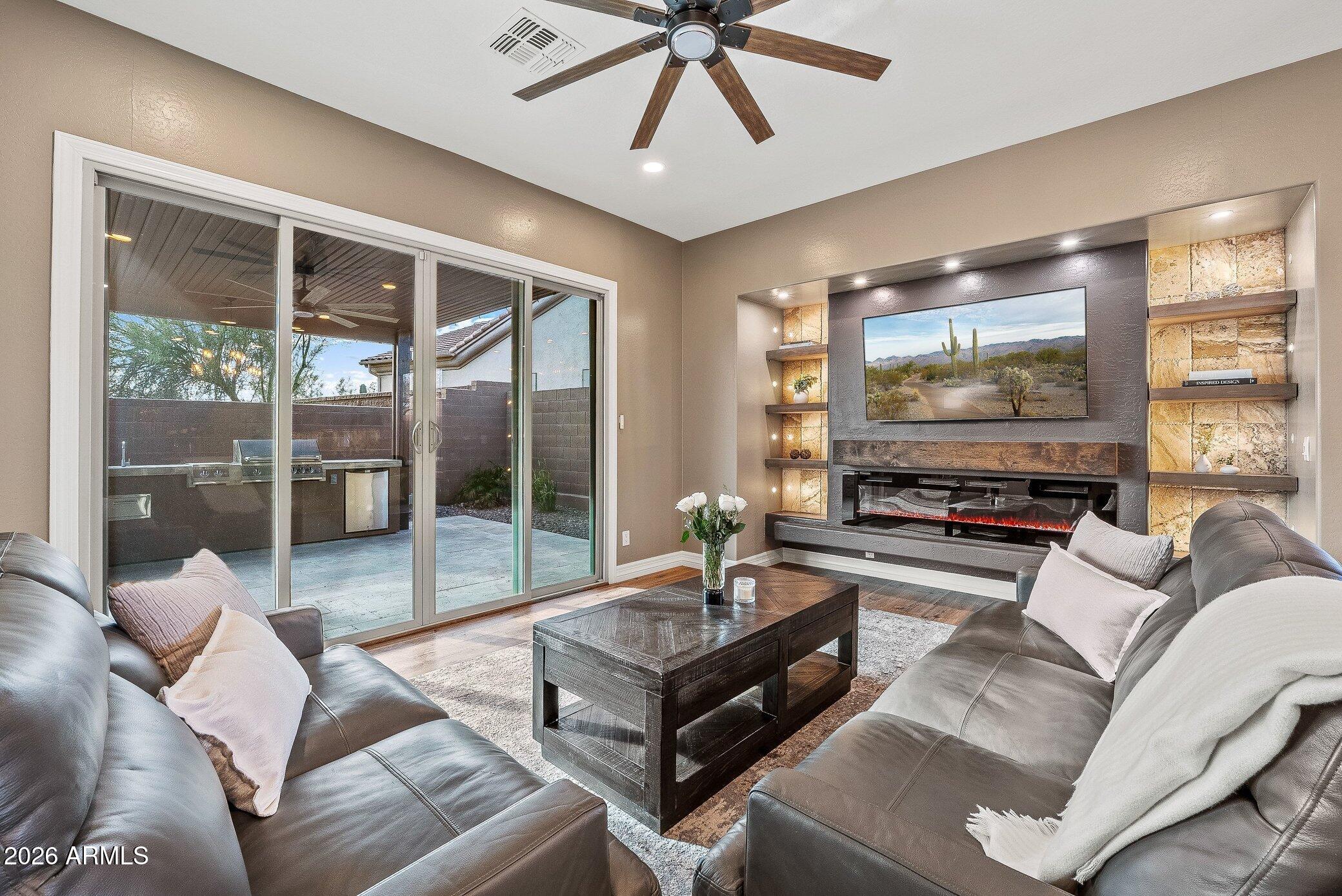 40722 N HARBOUR TOWN Court