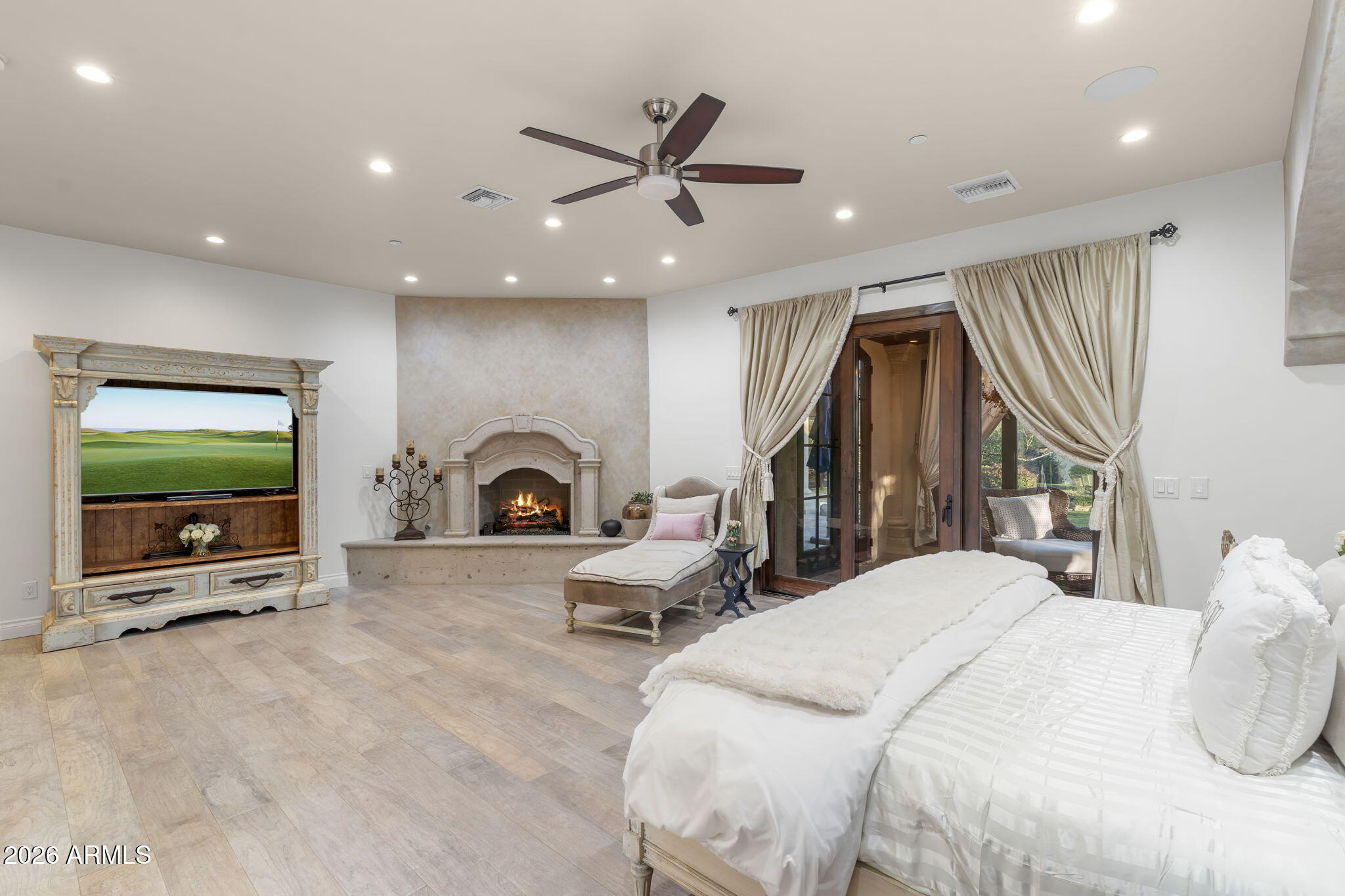 8449 E Dixileta Drive