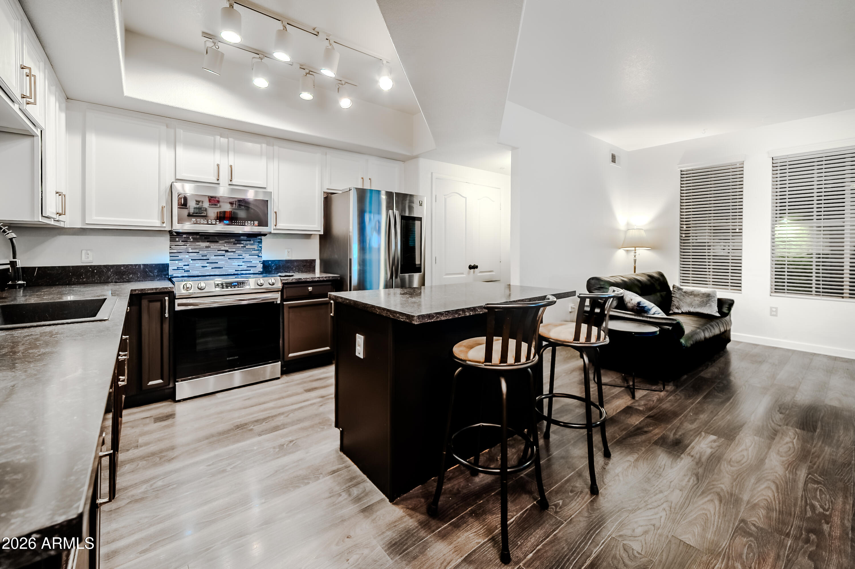 2402 E 5TH Street NW 1524