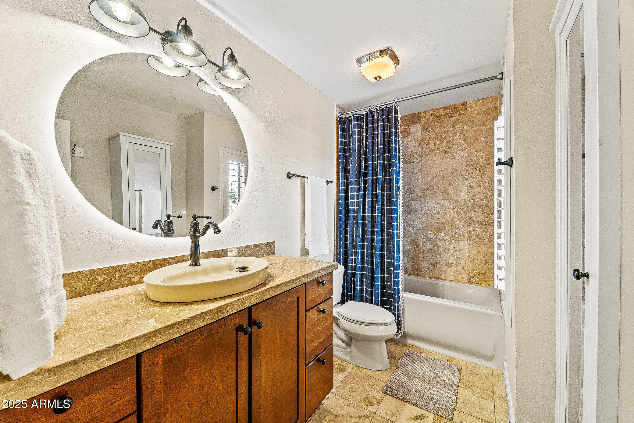 6159 E INDIAN SCHOOL Road 104