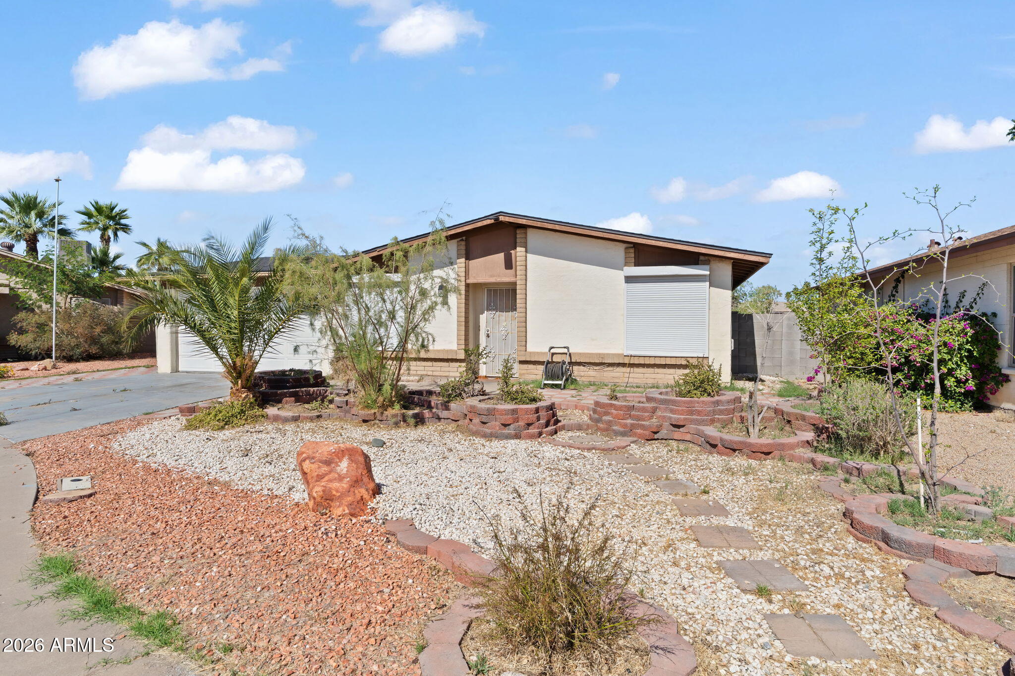 2762 W JACINTO Circle