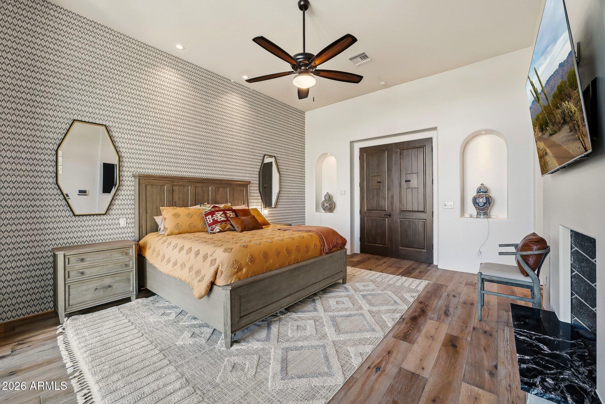 10489 E GREYTHORN Drive