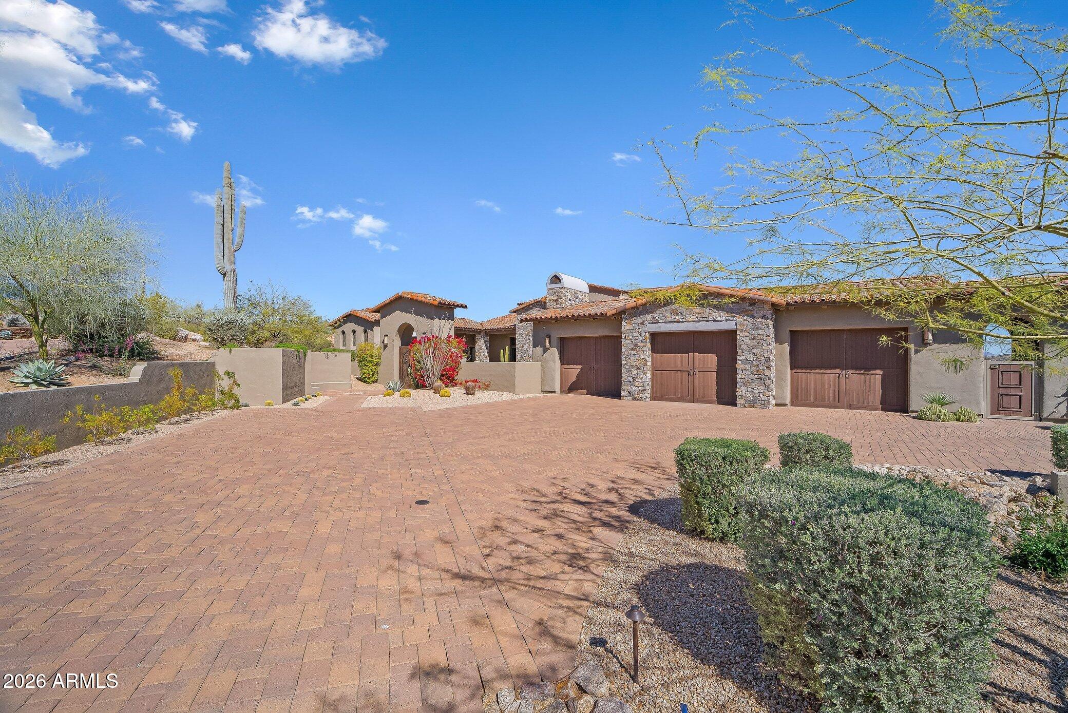 10489 E GREYTHORN Drive