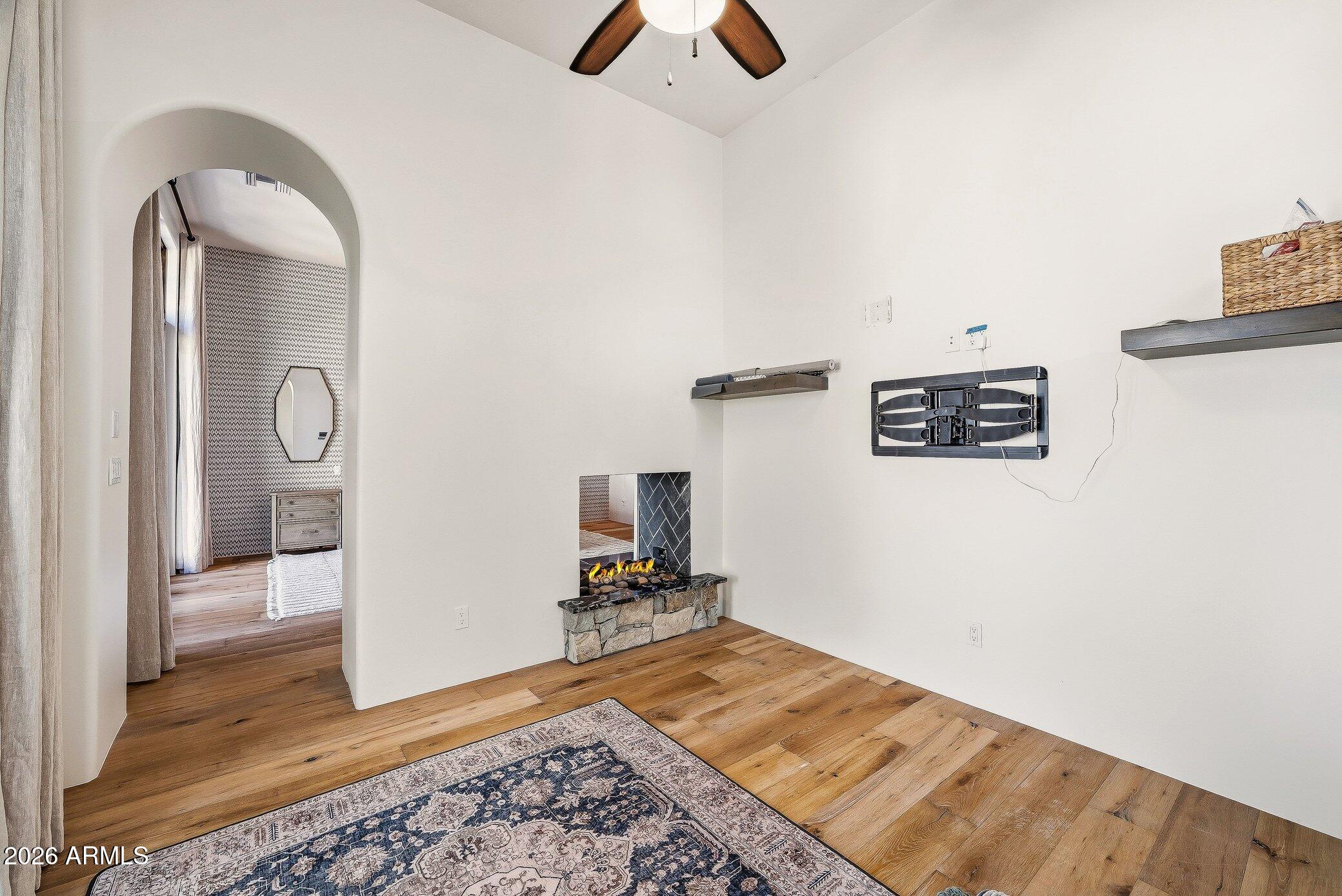 10489 E GREYTHORN Drive