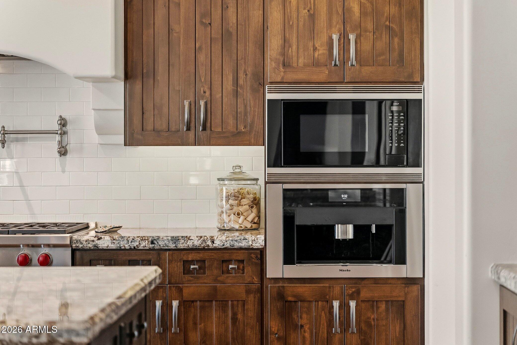 10489 E GREYTHORN Drive