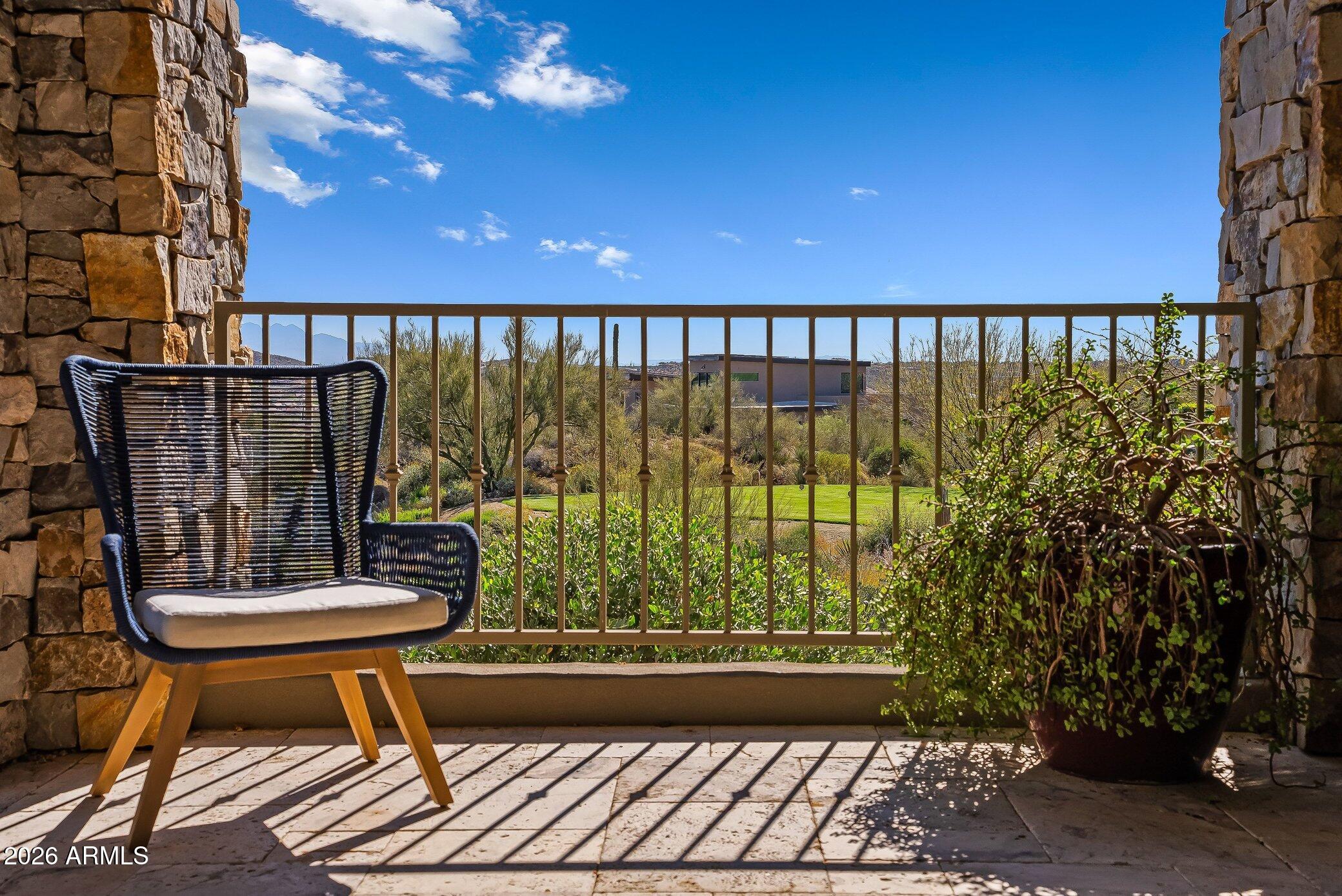 10489 E GREYTHORN Drive