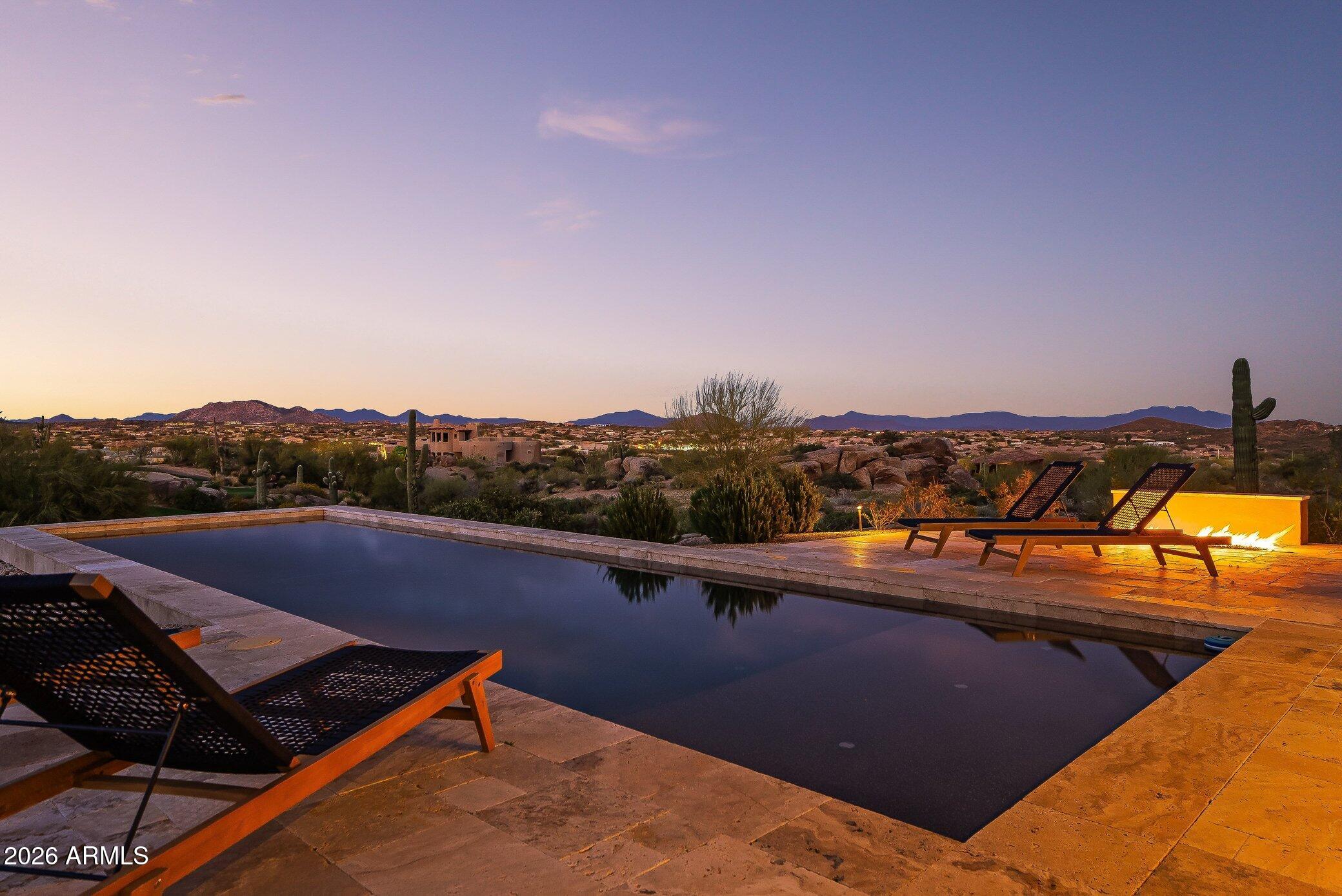 10489 E GREYTHORN Drive