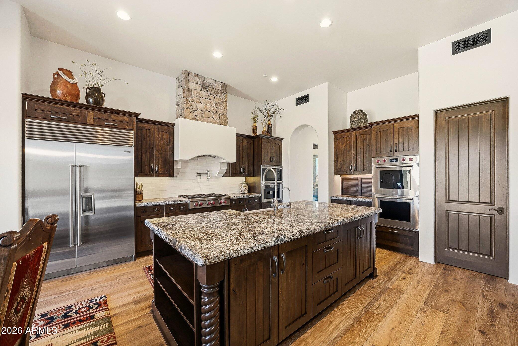 10489 E GREYTHORN Drive