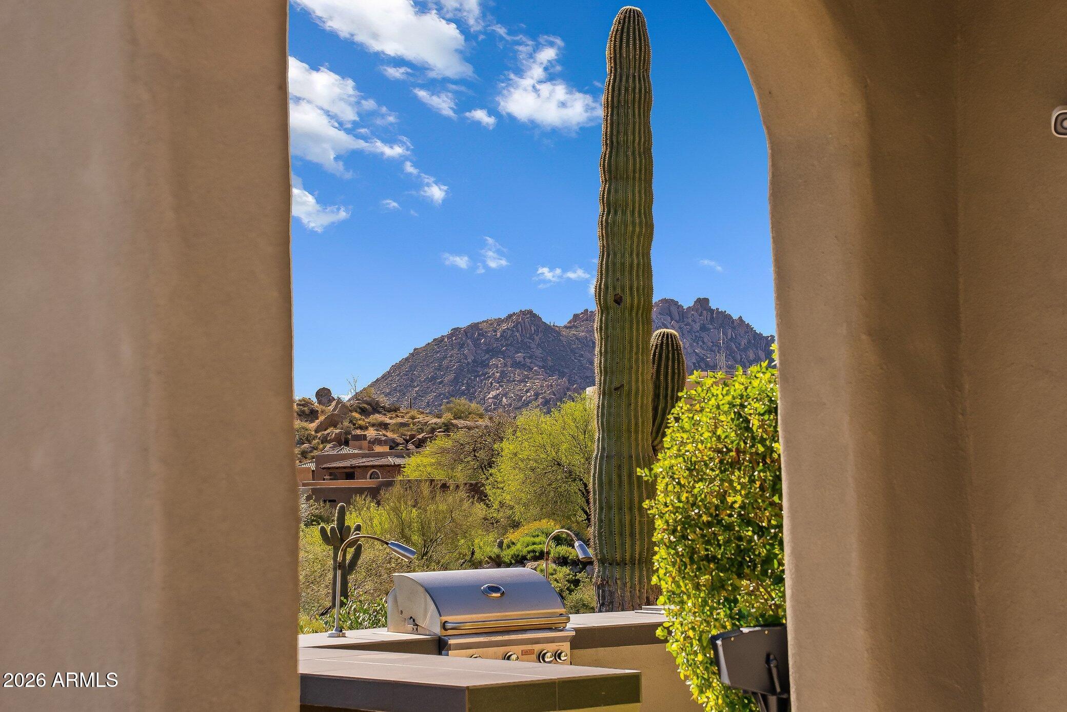 10489 E GREYTHORN Drive