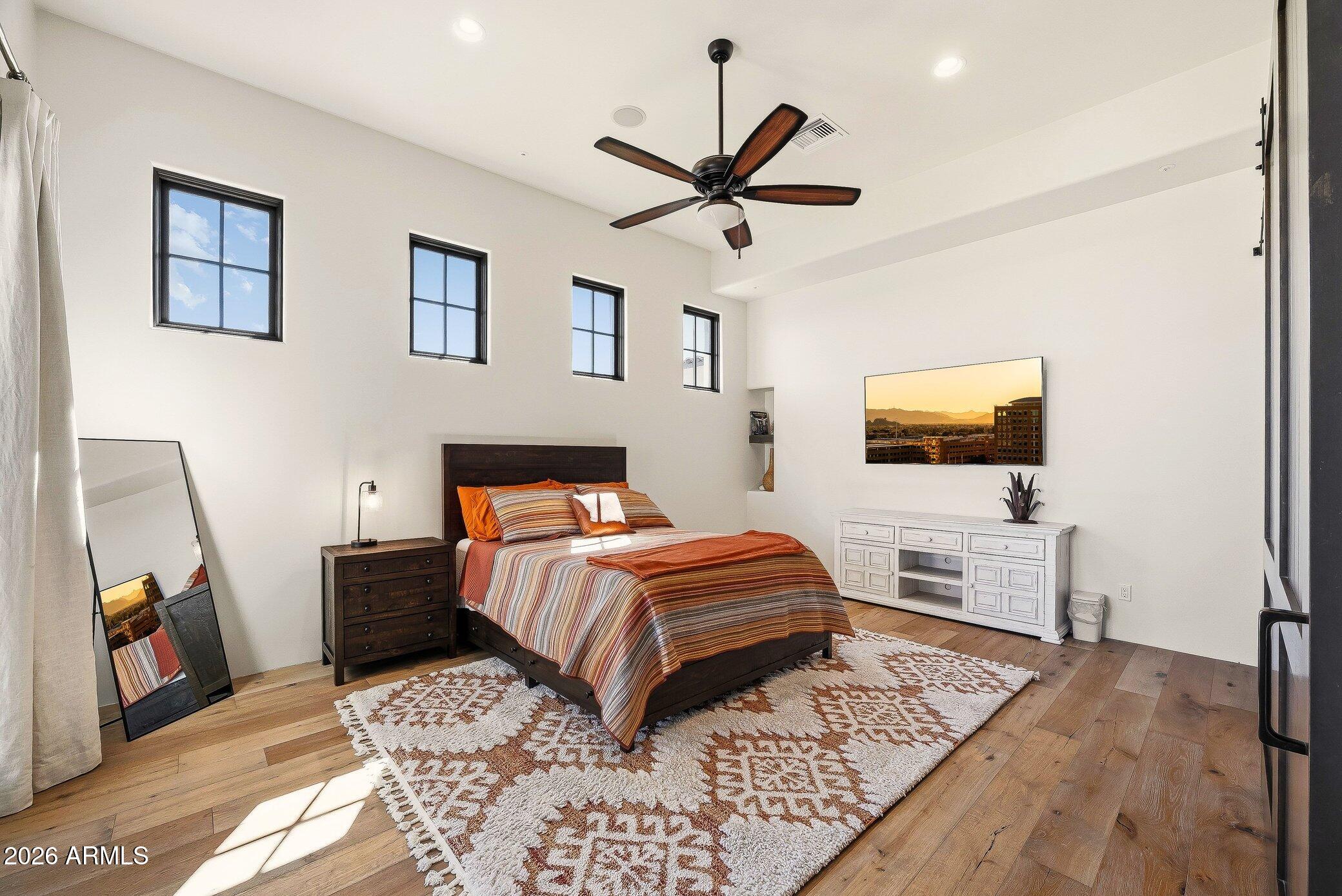 10489 E GREYTHORN Drive