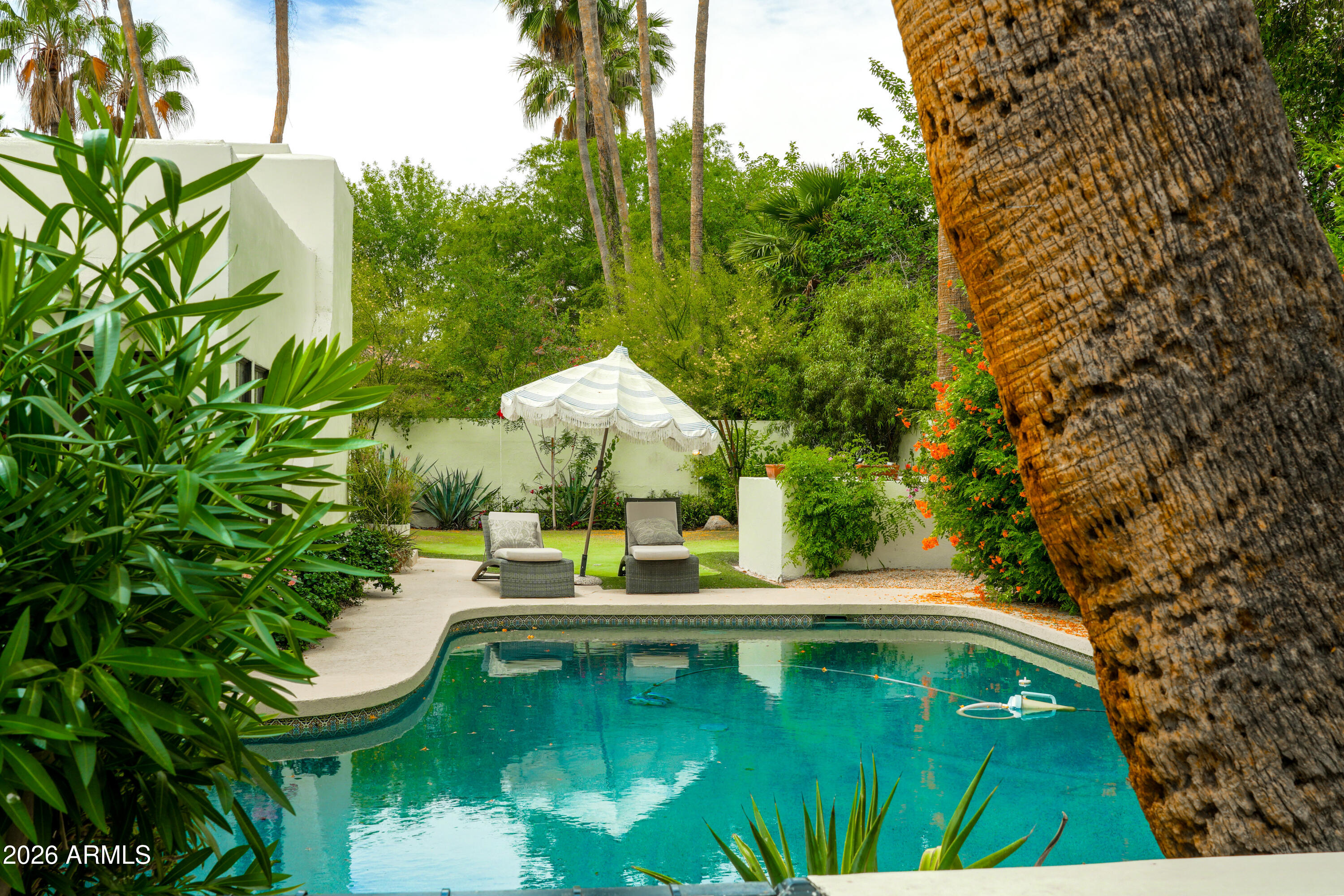 20 E BETHANY HOME Road