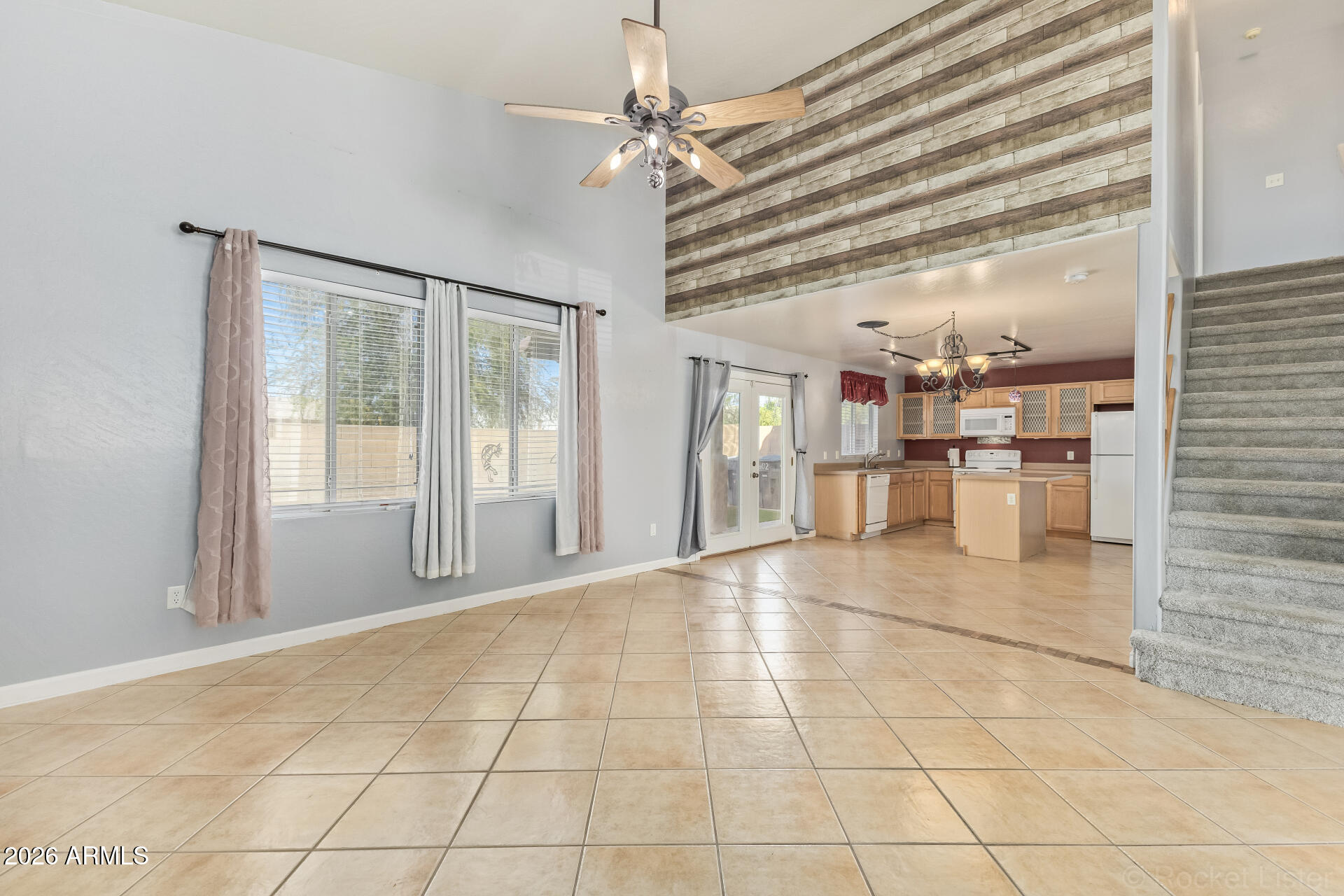 602 E COLT Court
