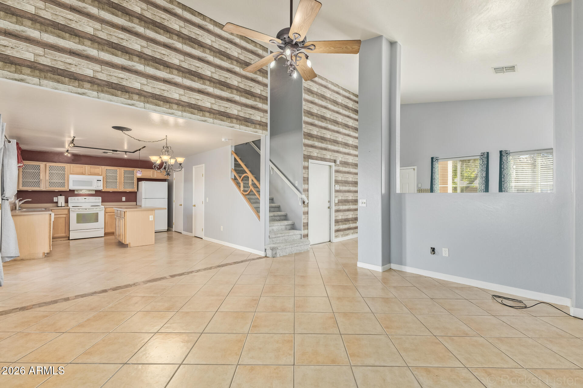 602 E COLT Court