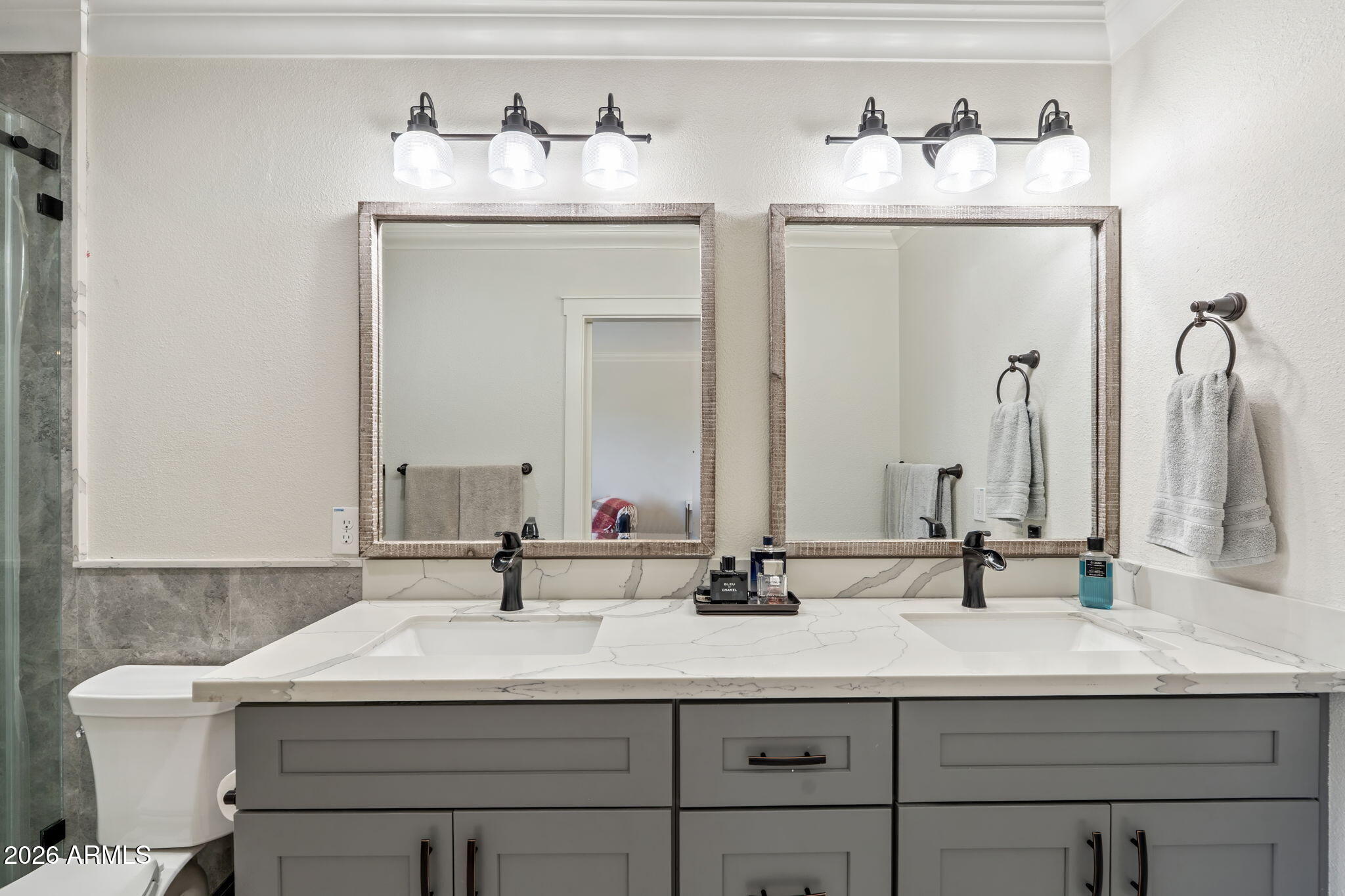 8308 E VALLEY VIEW Road