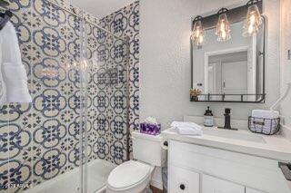 115 W 10TH Street