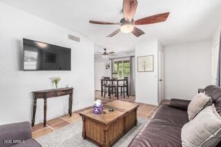 115 W 10TH Street
