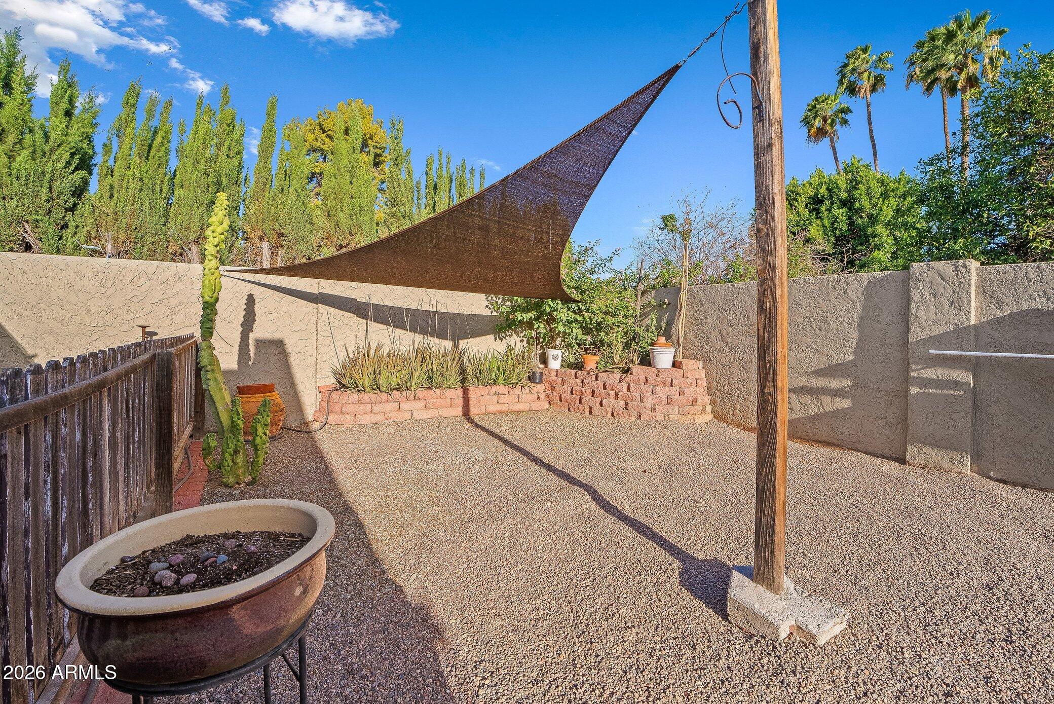 7513 N VIA DE MANANA