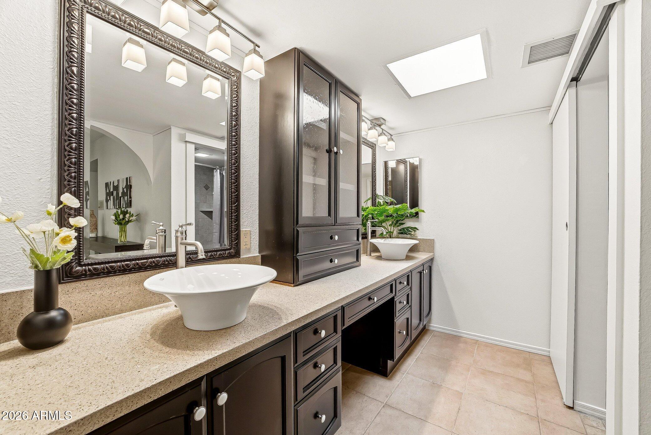7513 N VIA DE MANANA