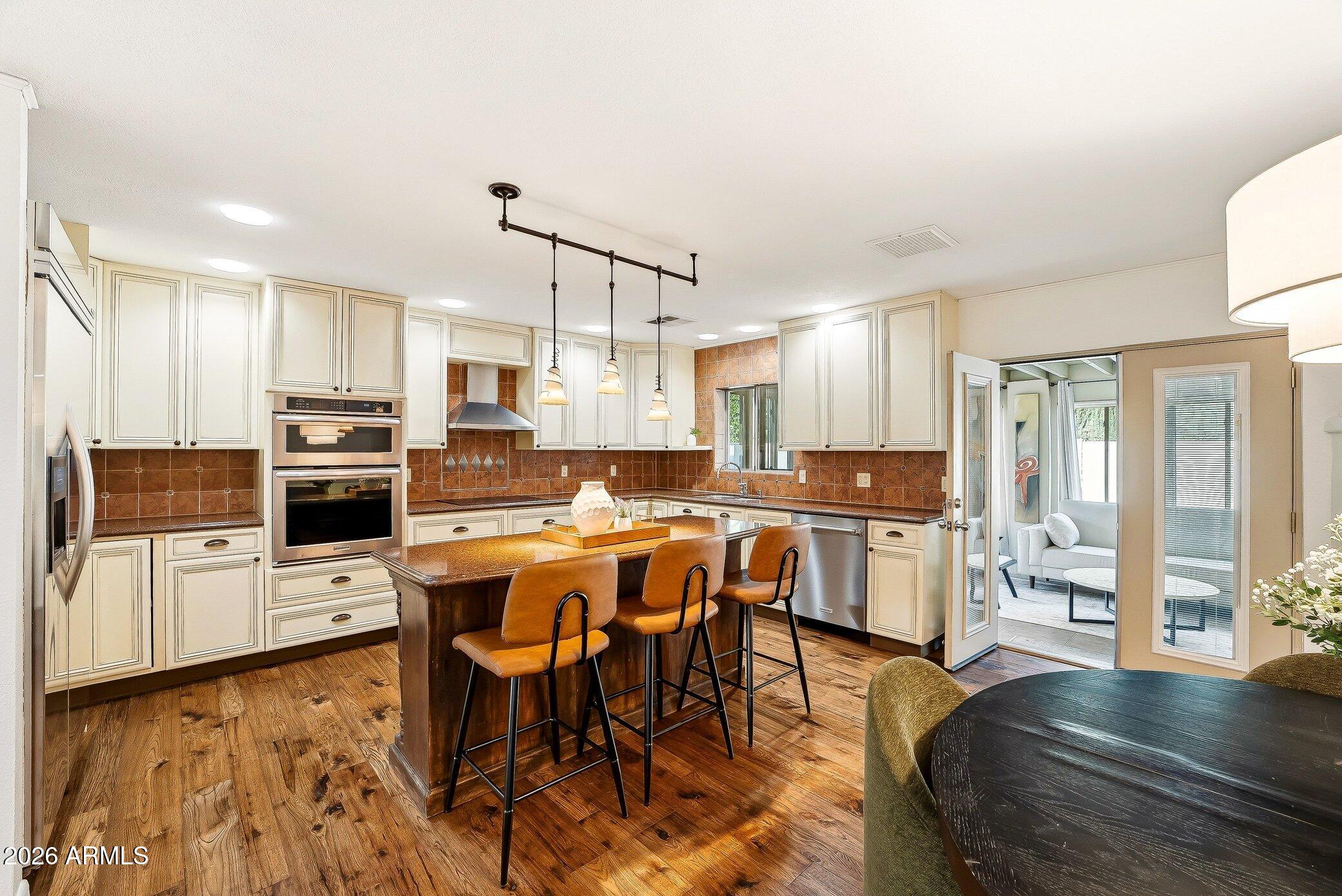 7513 N VIA DE MANANA