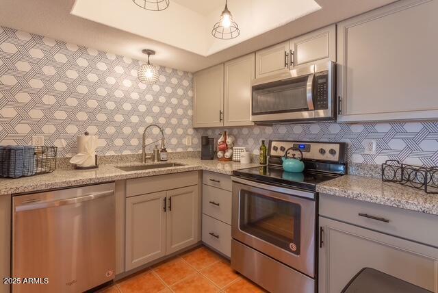 117 W 10TH Street