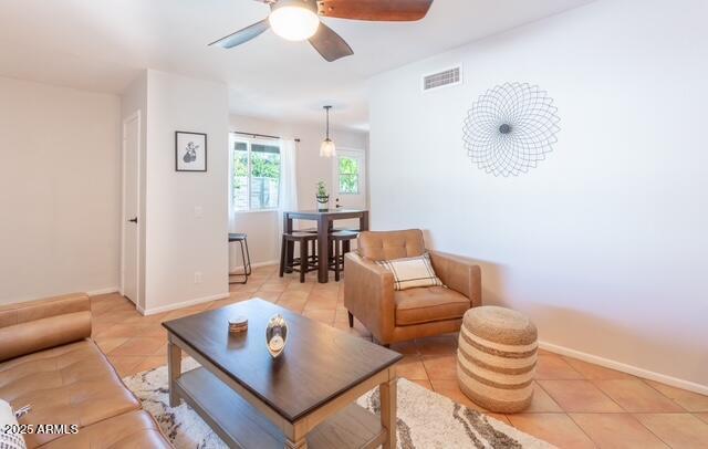 117 W 10TH Street