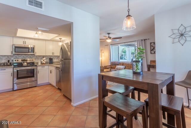 117 W 10TH Street