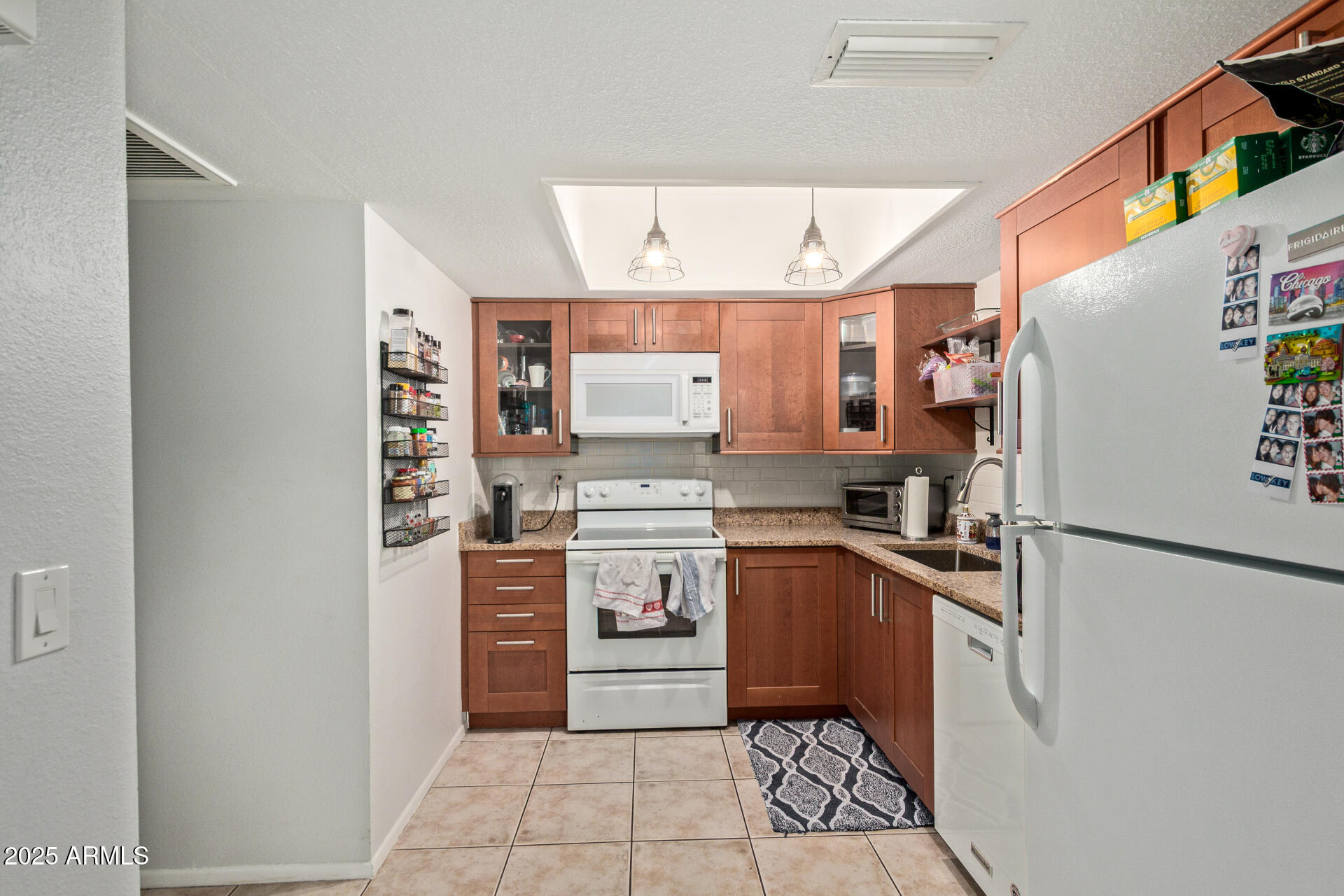 117 W 10TH Street