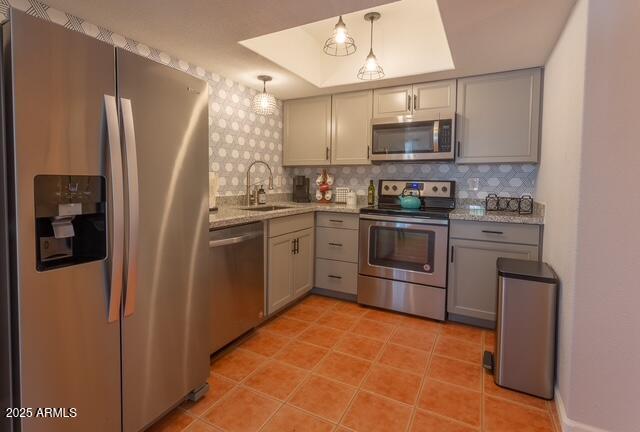 117 W 10TH Street