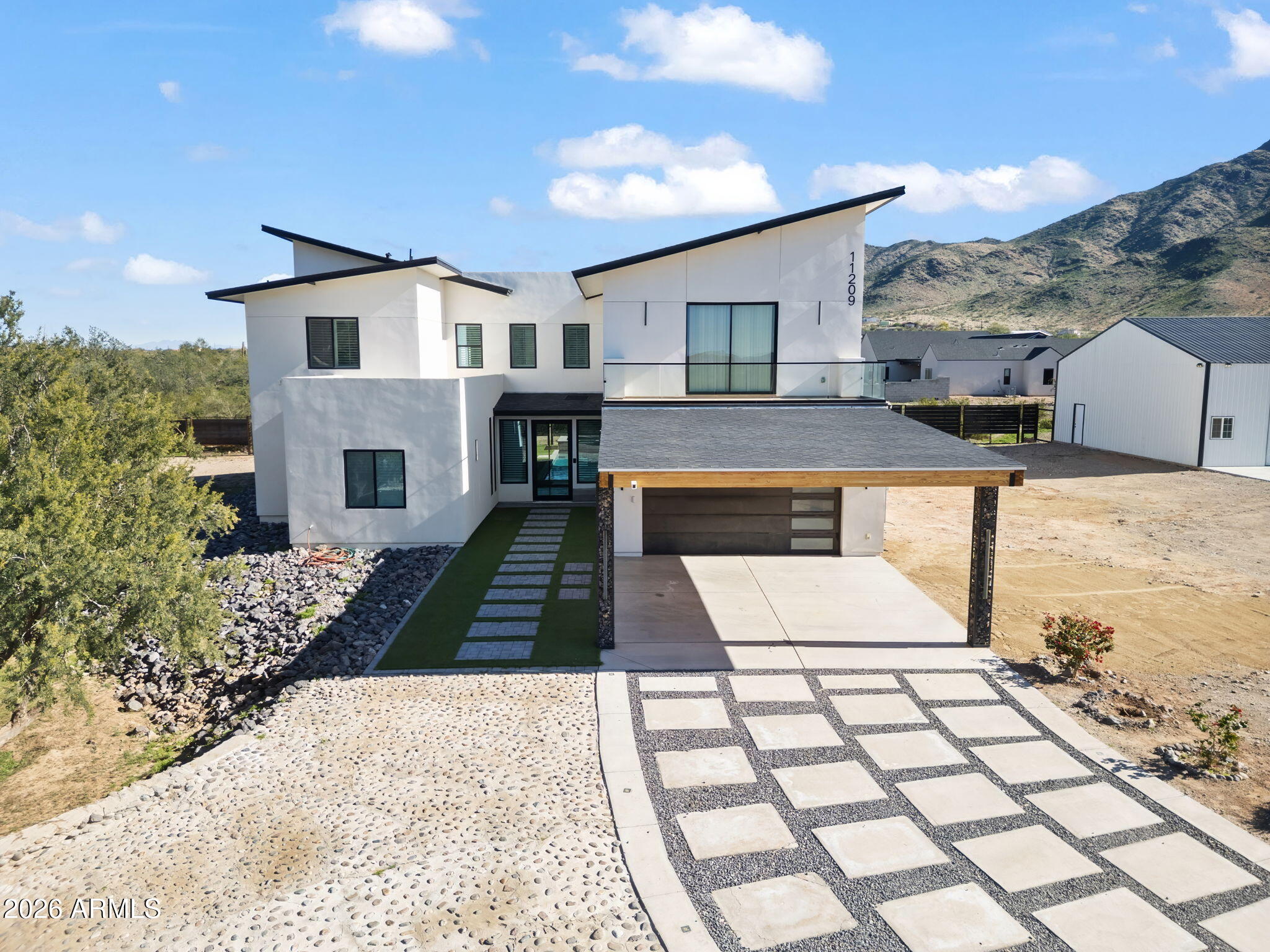 11209 S 39th Lane