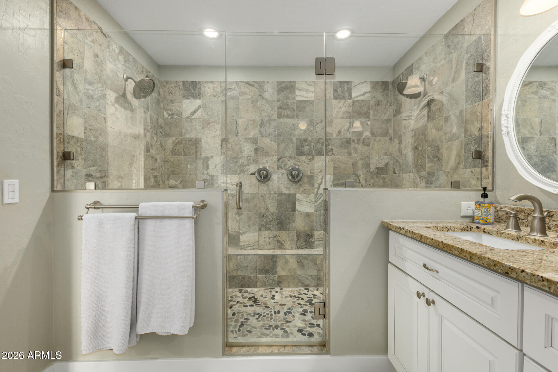 3201 S HORIZON Place