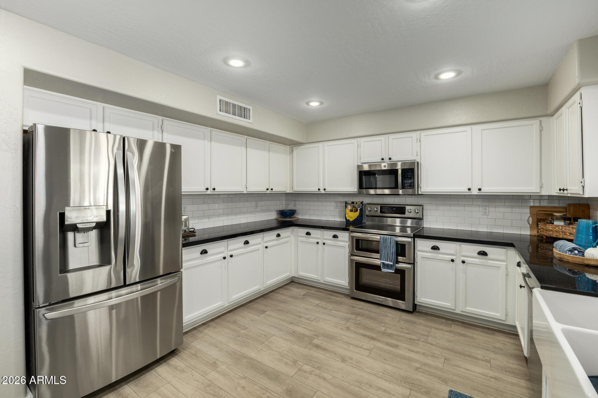 3201 S HORIZON Place