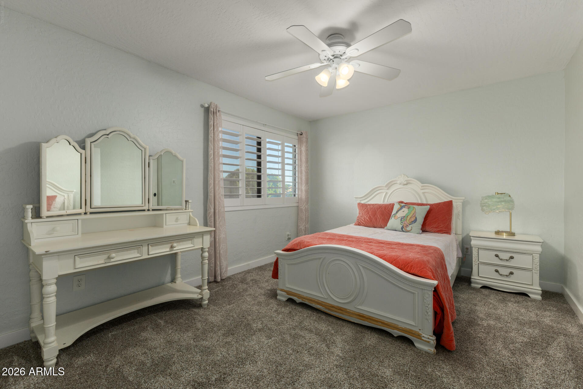 3201 S HORIZON Place