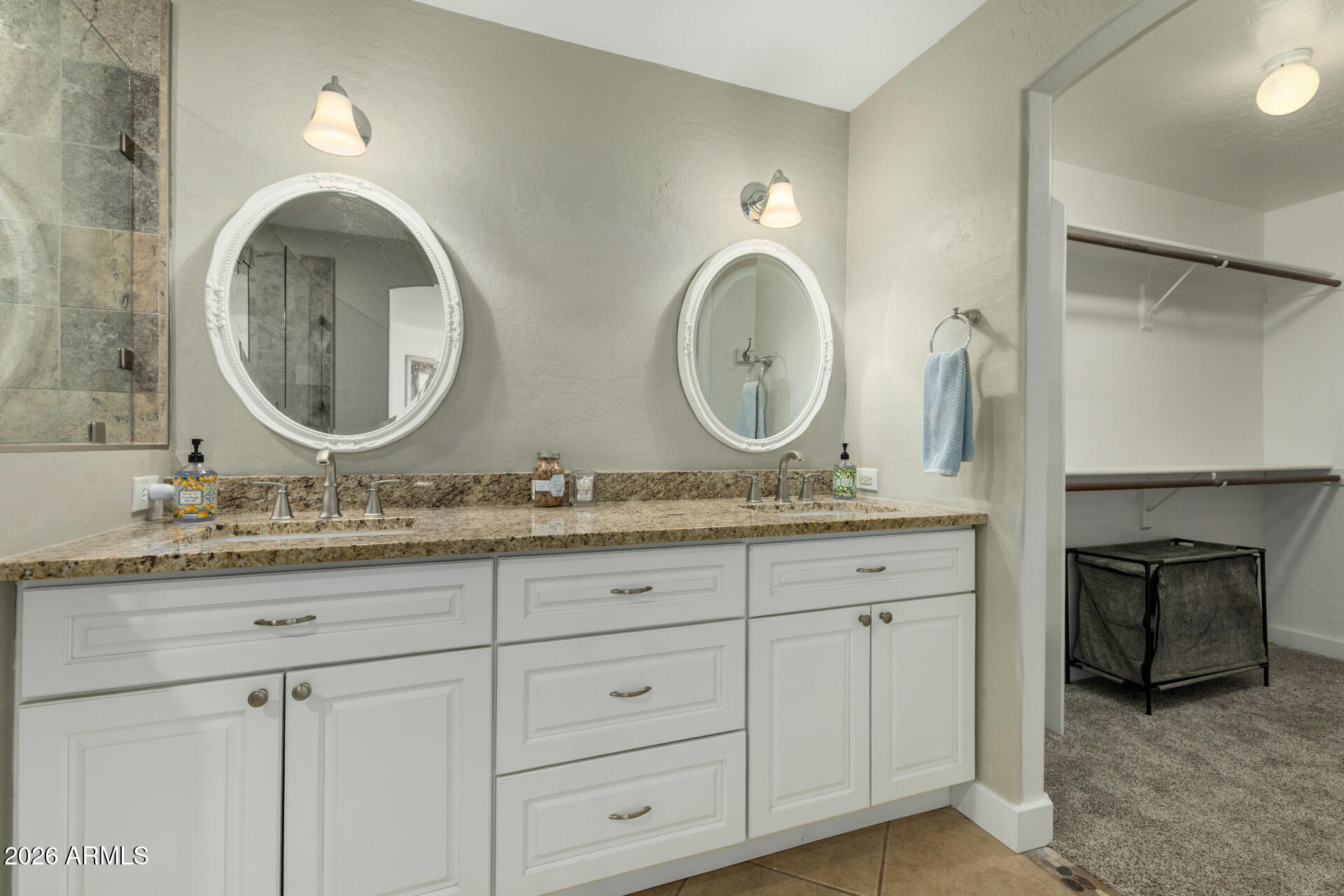 3201 S HORIZON Place