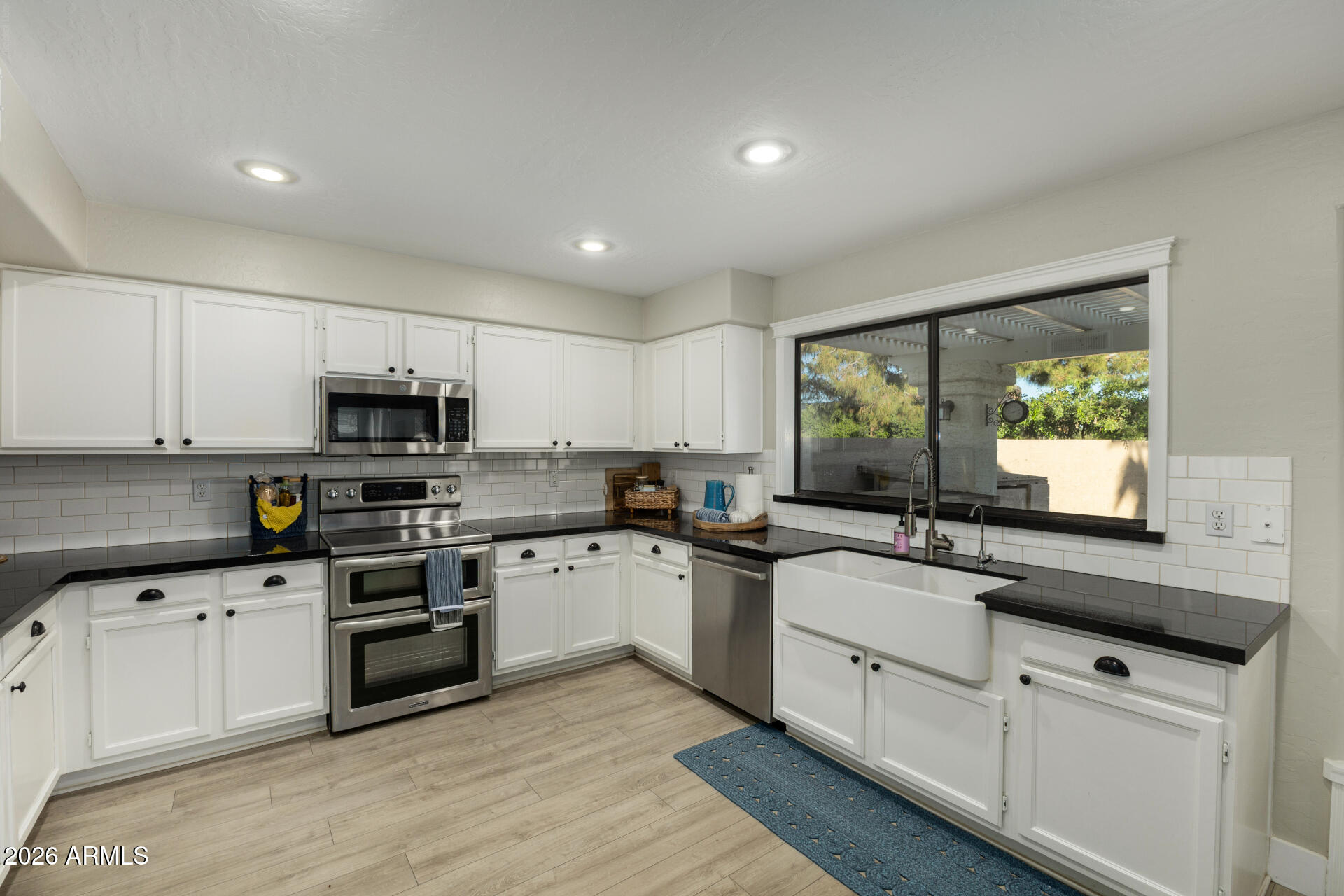 3201 S HORIZON Place