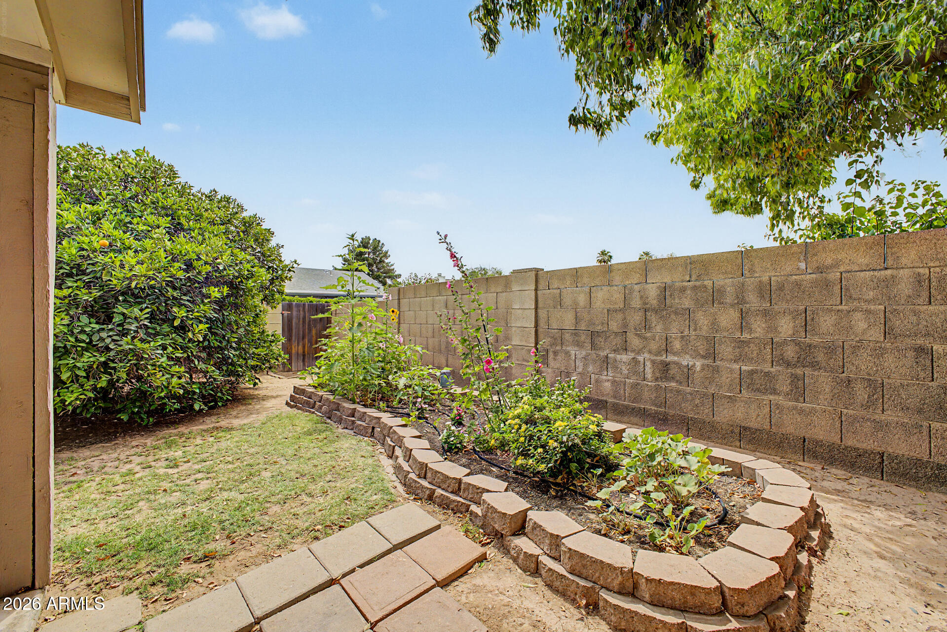 1327 W STOTTLER Drive