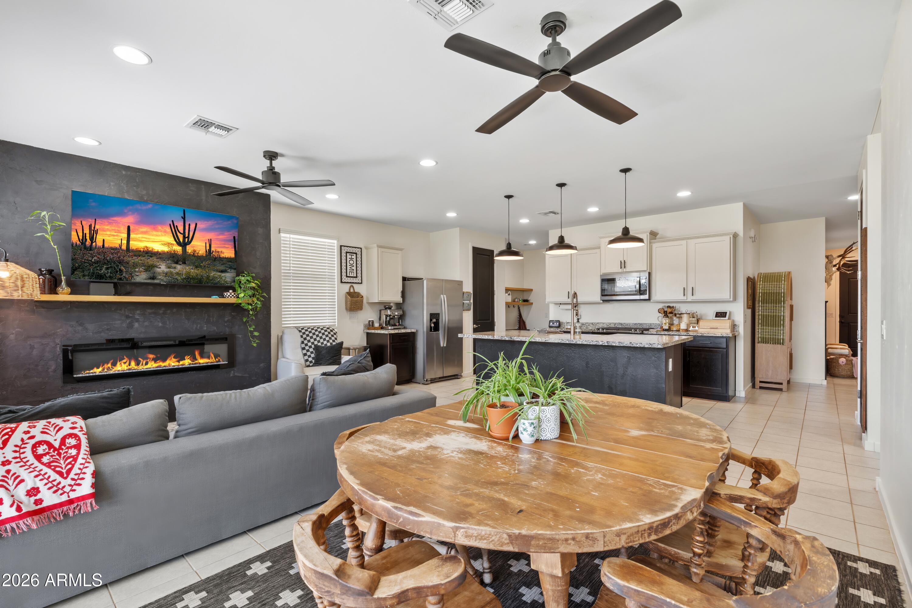 3297 E LUNA Drive