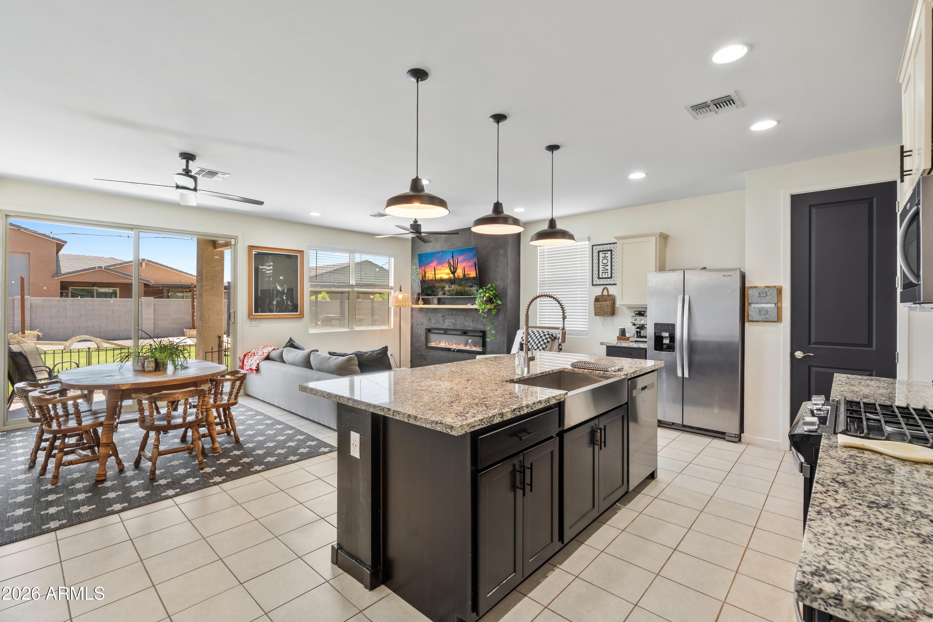 3297 E LUNA Drive