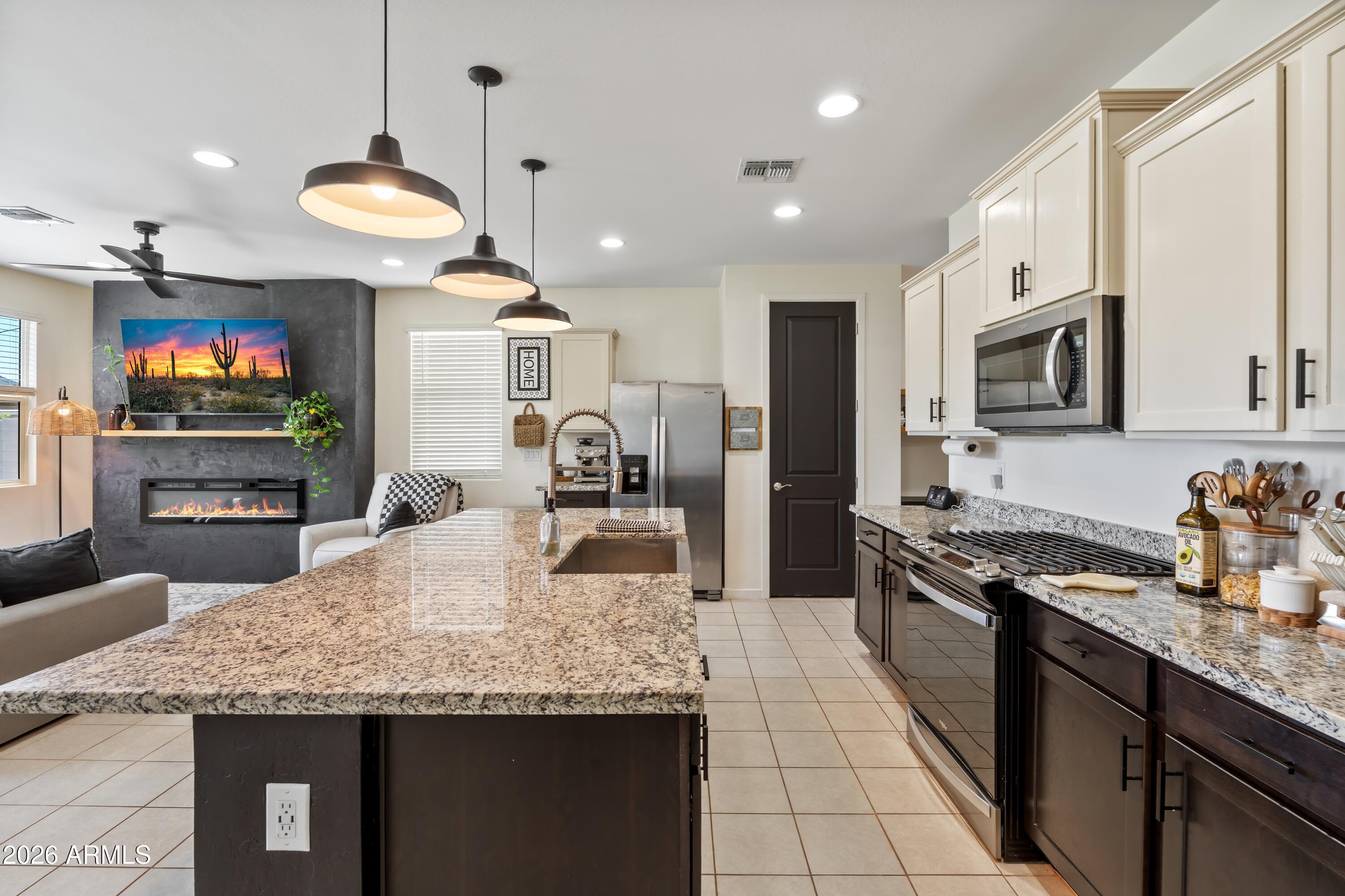 3297 E LUNA Drive