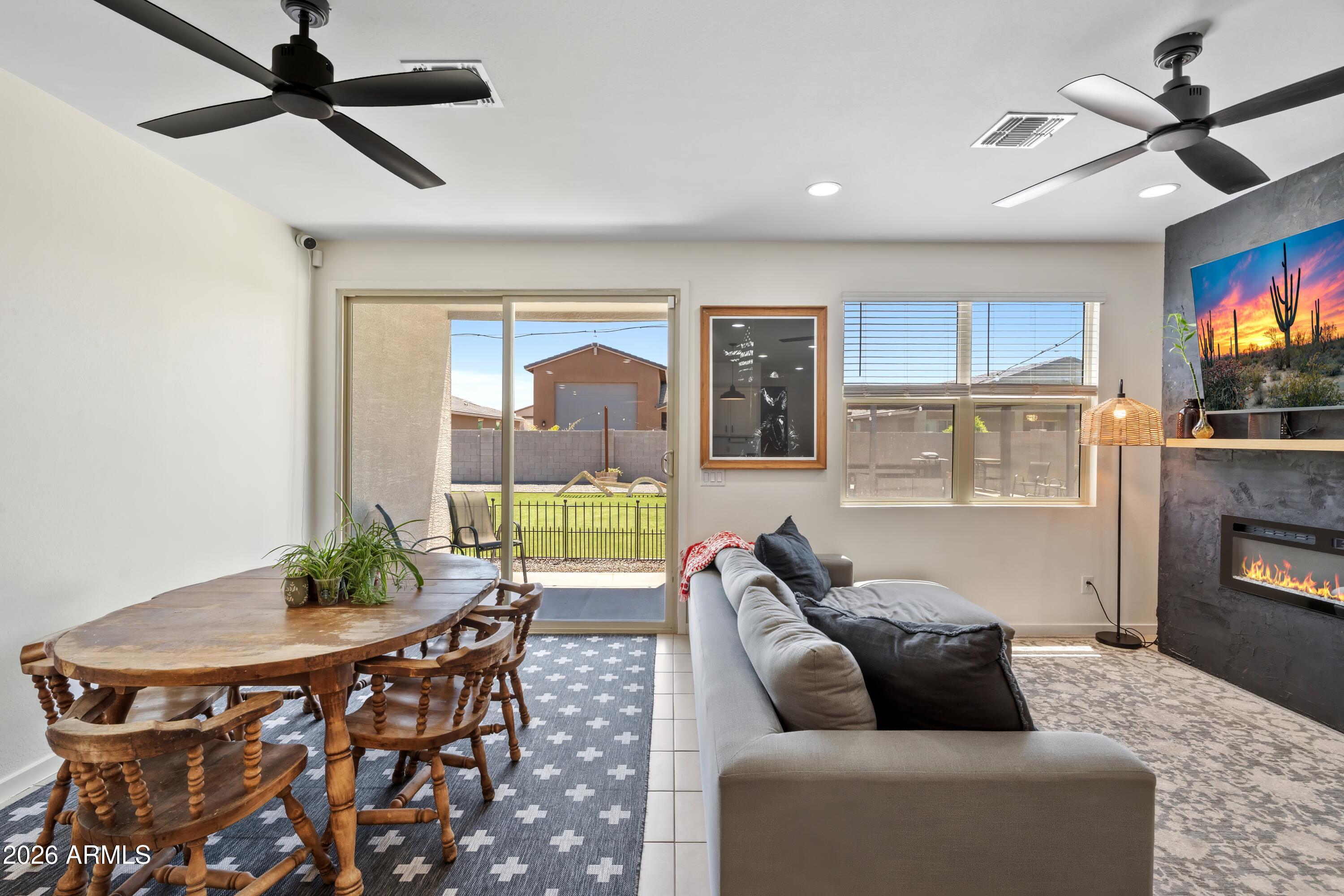 3297 E LUNA Drive