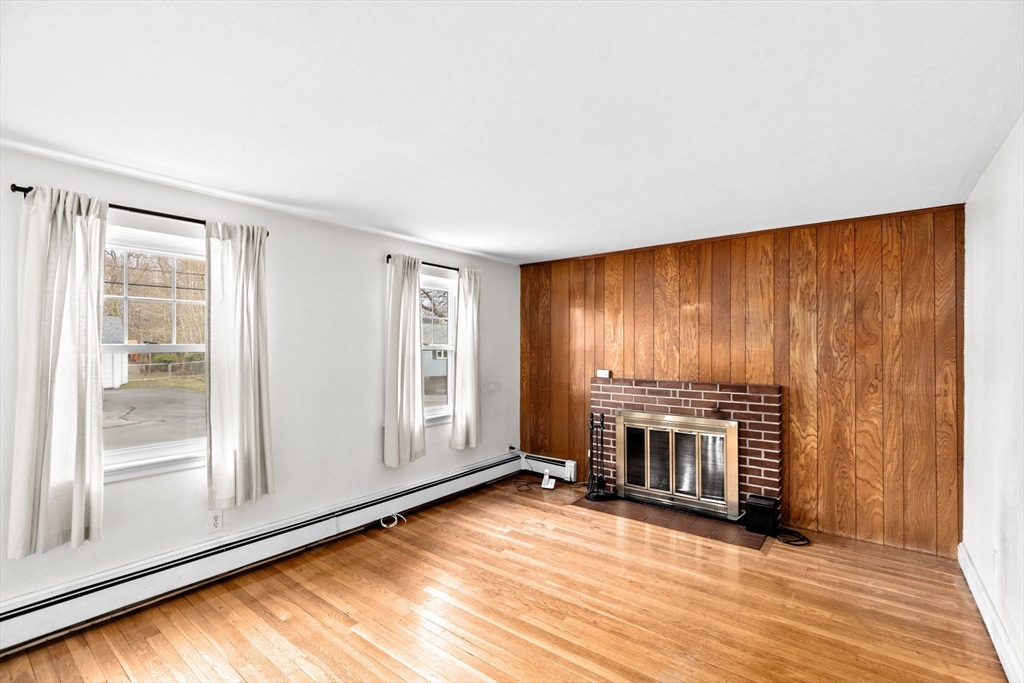 17 Blake Rd