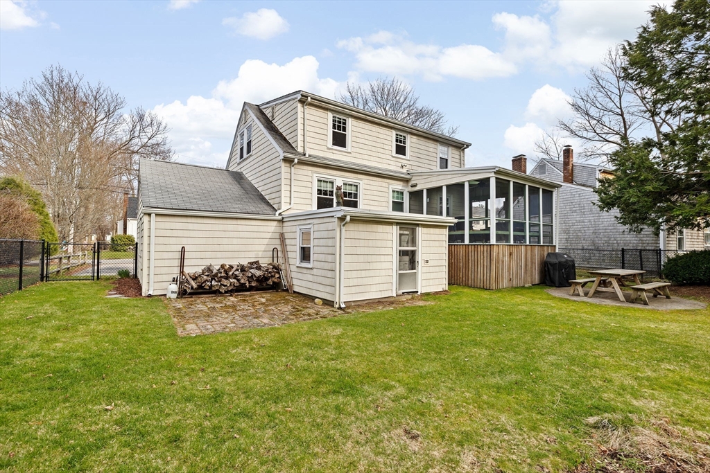 17 Blake Rd