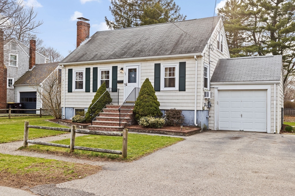 17 Blake Rd