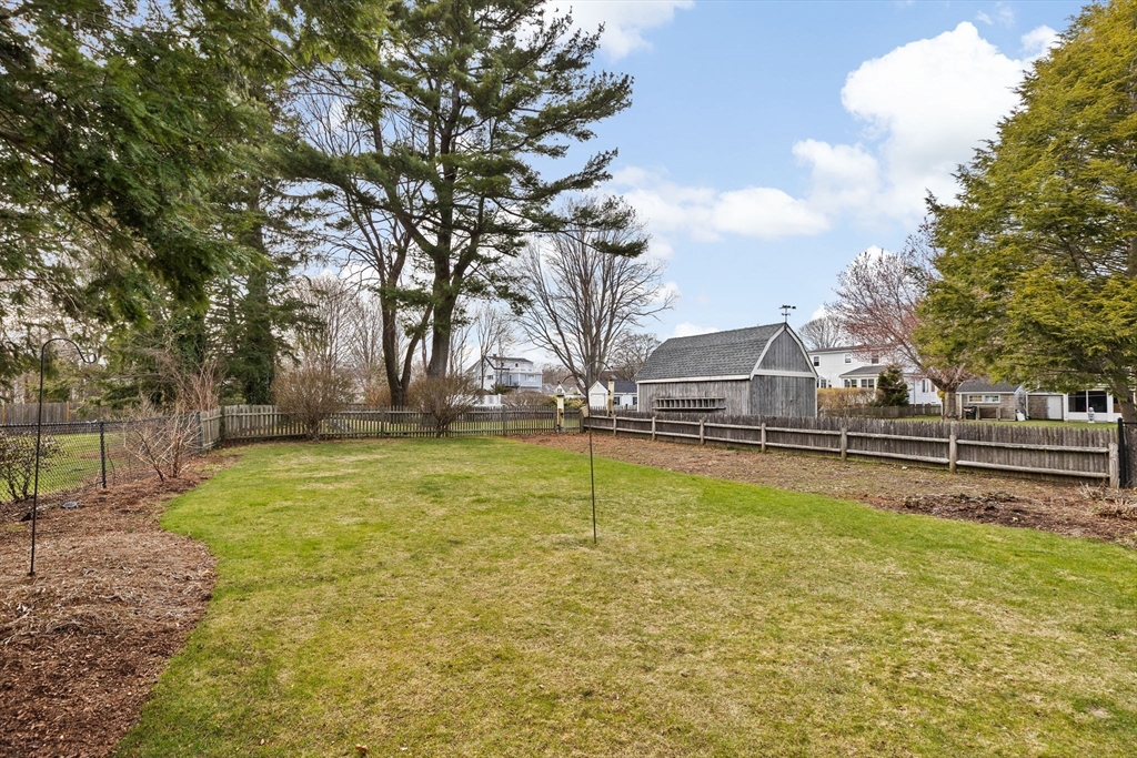 17 Blake Rd