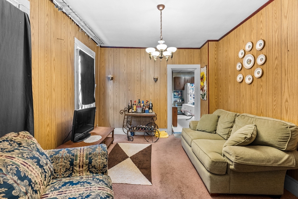 439 Walnut Avenue