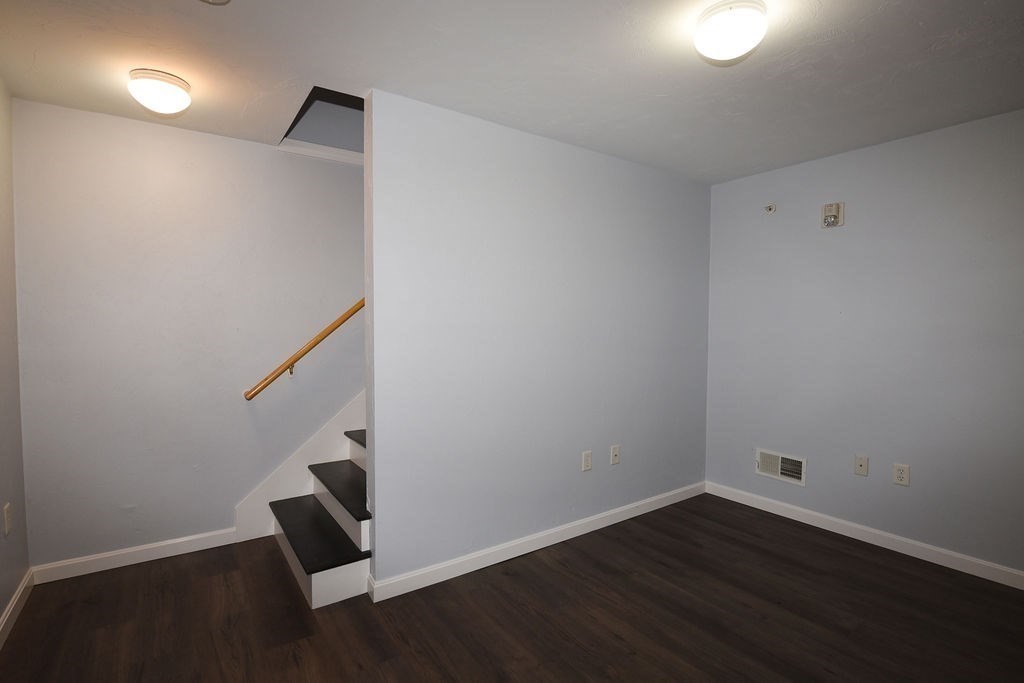 604 Bedford St # 5, Whitman Unit: 5