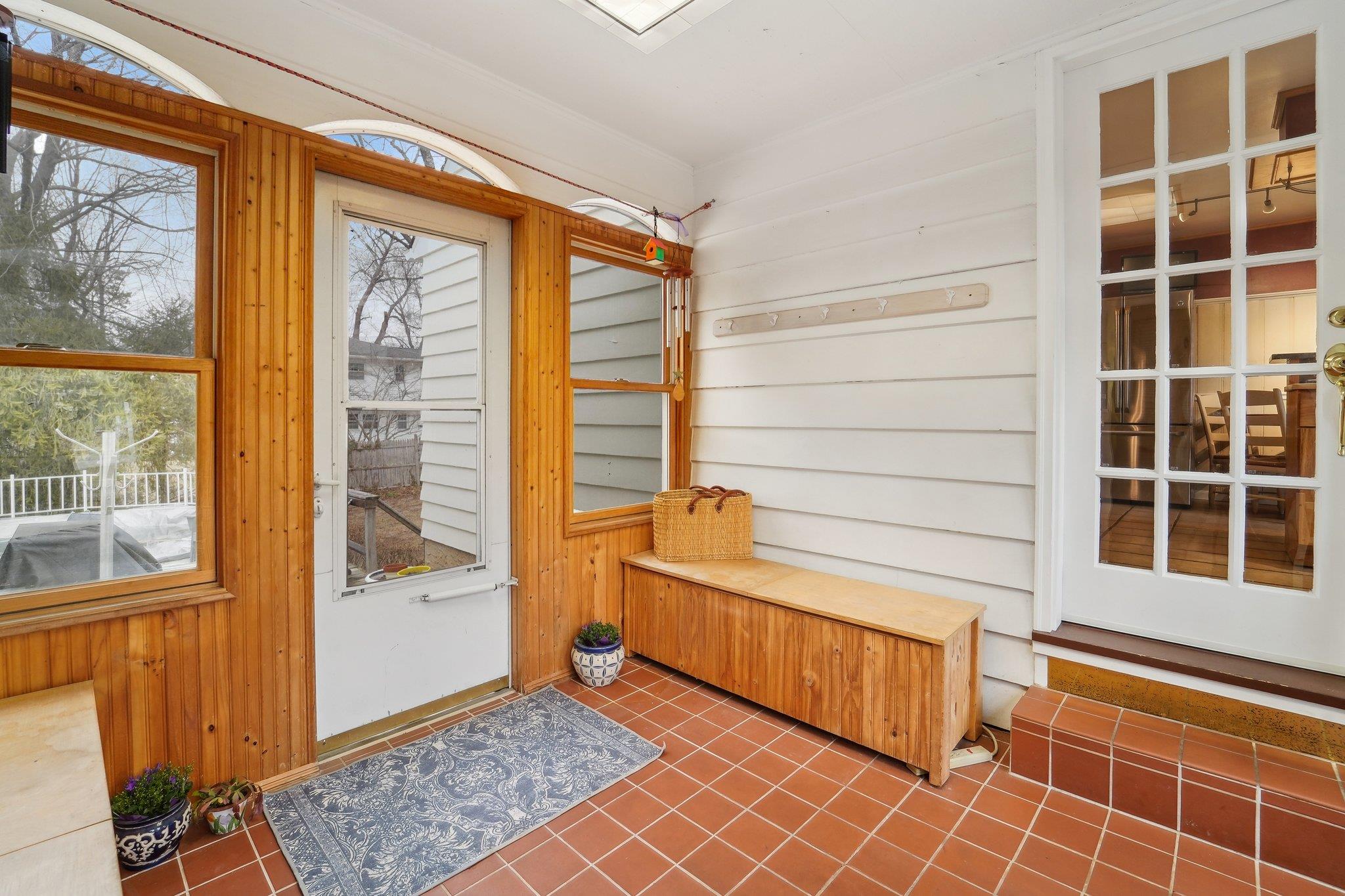 10 Wayside Drive