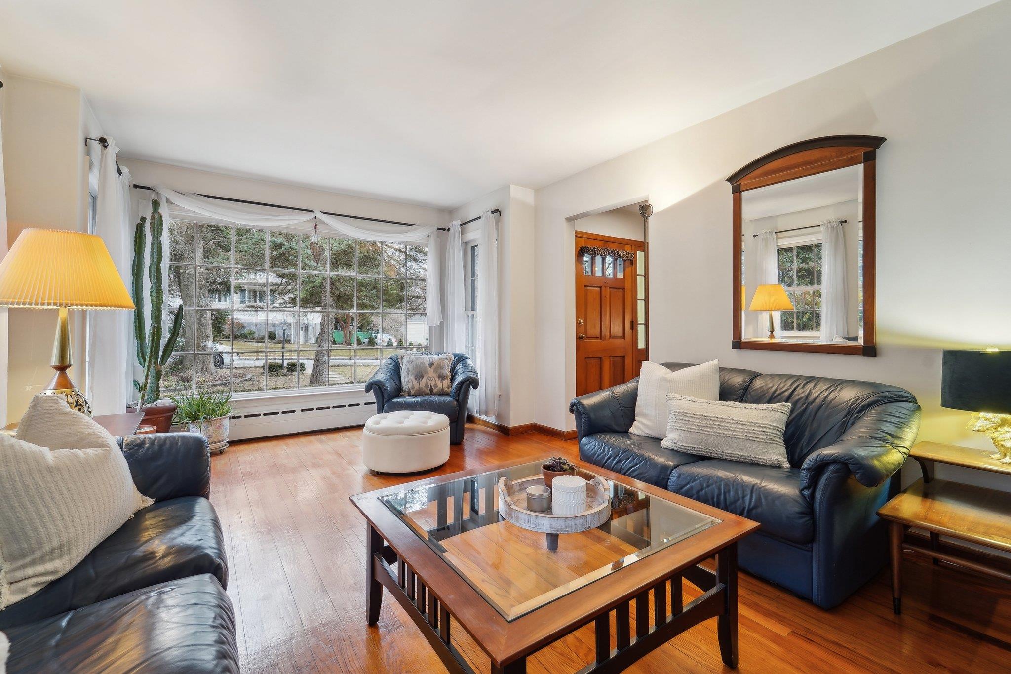 10 Wayside Drive