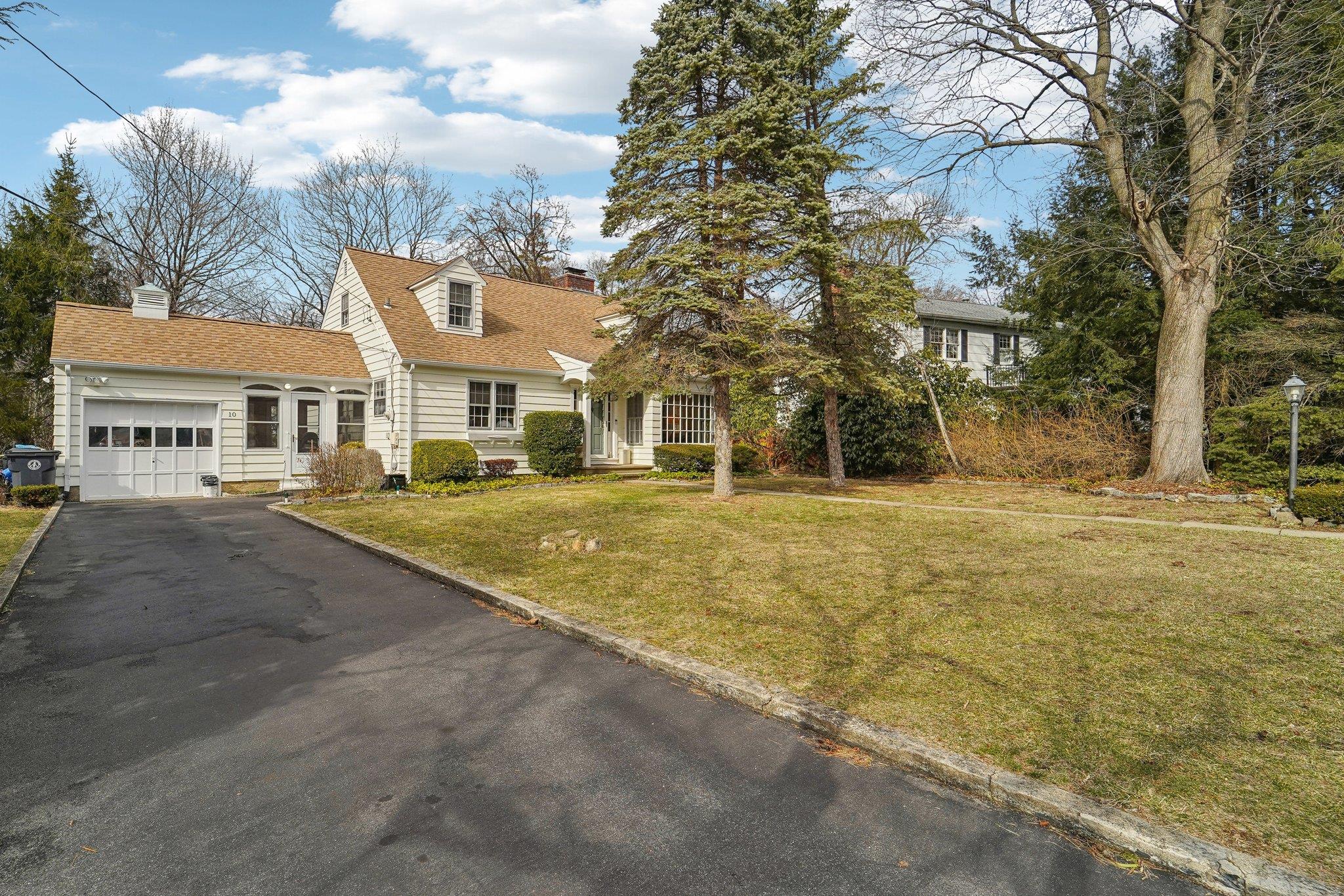 10 Wayside Drive