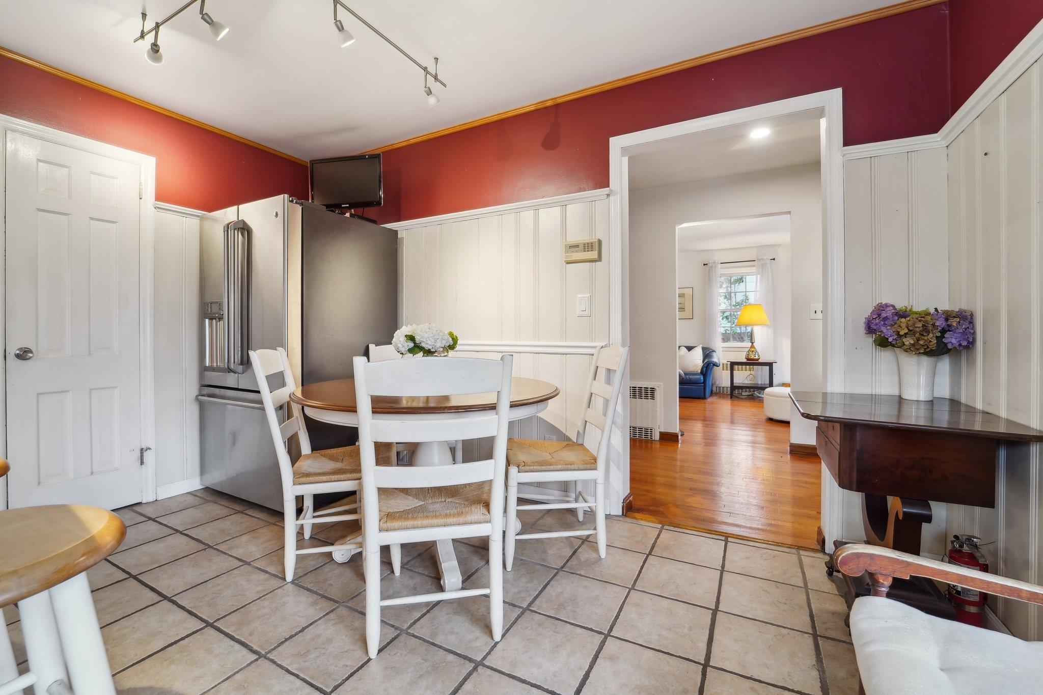 10 Wayside Drive