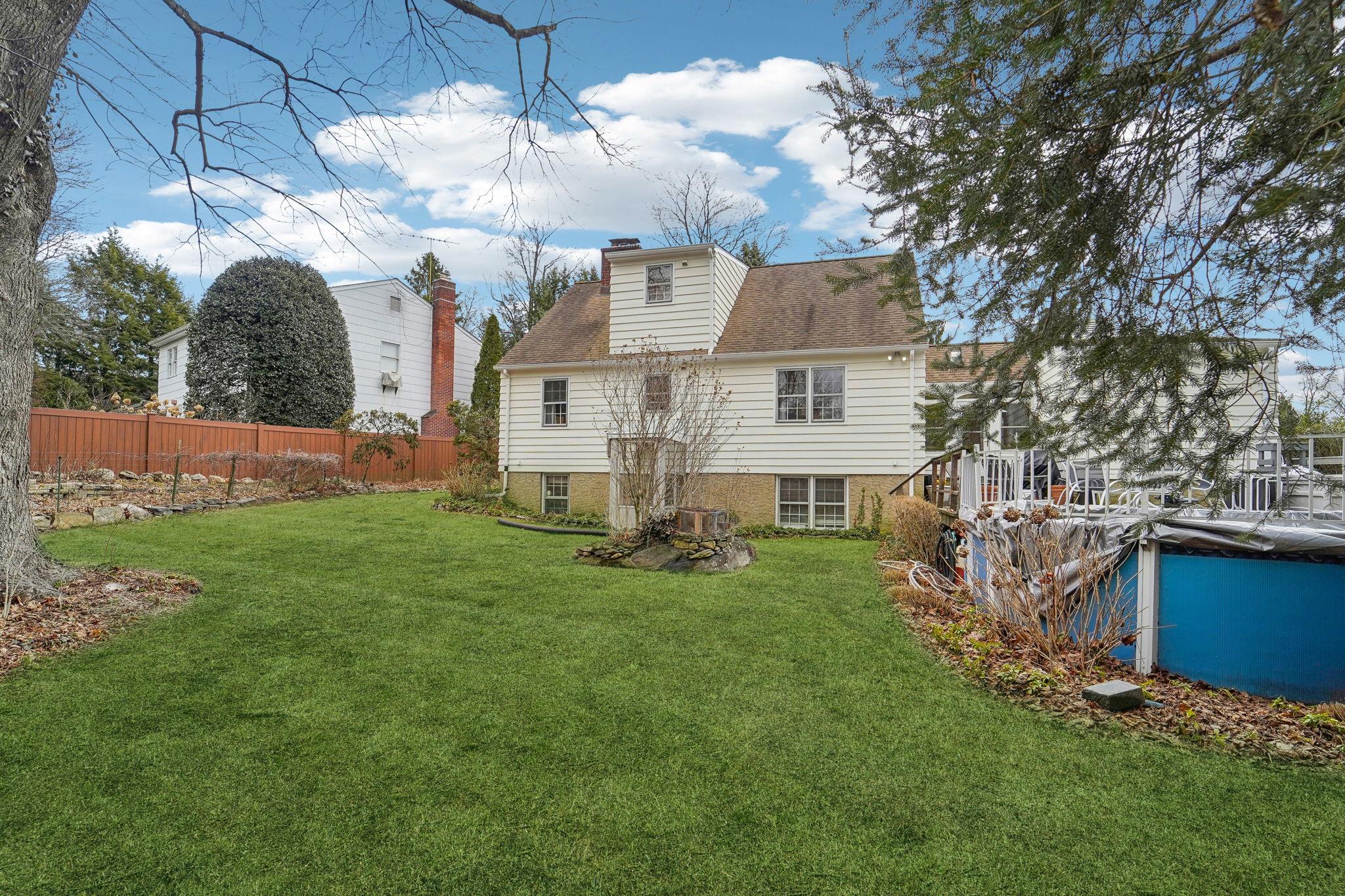10 Wayside Drive